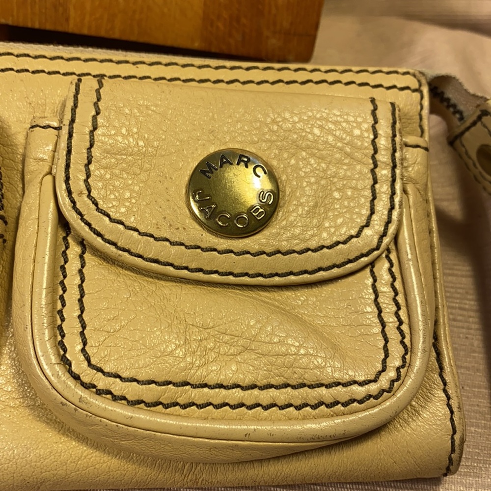 Marc Jacobs GUC leather wallet w/outside pockets - Picture 7 of 16